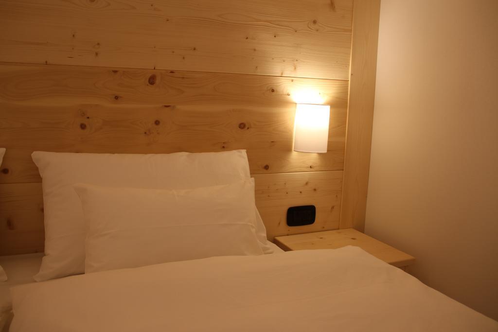Hotel La Lum De Roisc à Soraga Extérieur photo